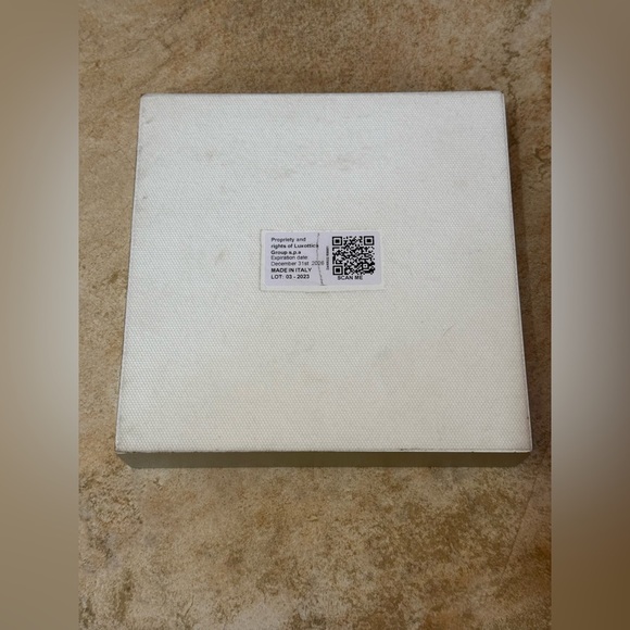 Giorgio Armani Decoration - Picture 4 of 7